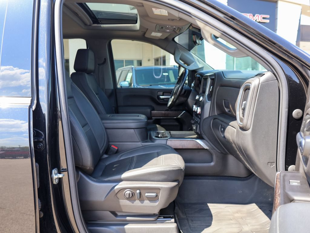 Used 2022 GMC Sierra 3500 Denali w/ Denali Ultimate Package AWD/4WD image 33