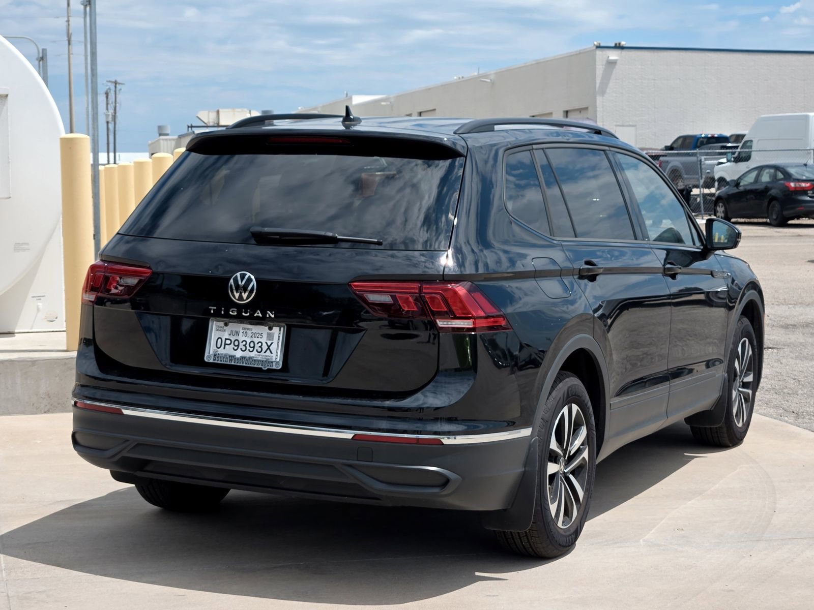 Used 2024 Volkswagen Tiguan S image 4