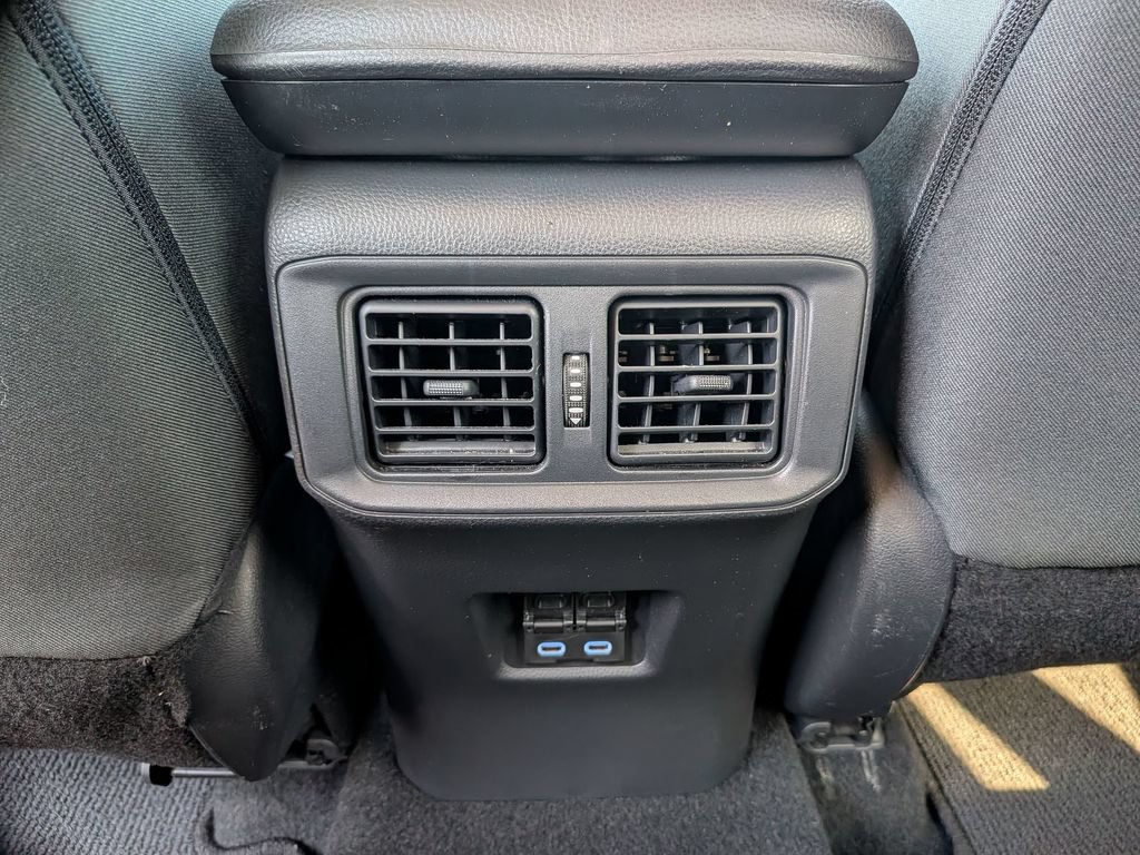 Used 2022 Toyota RAV4 XLE FWD image 35