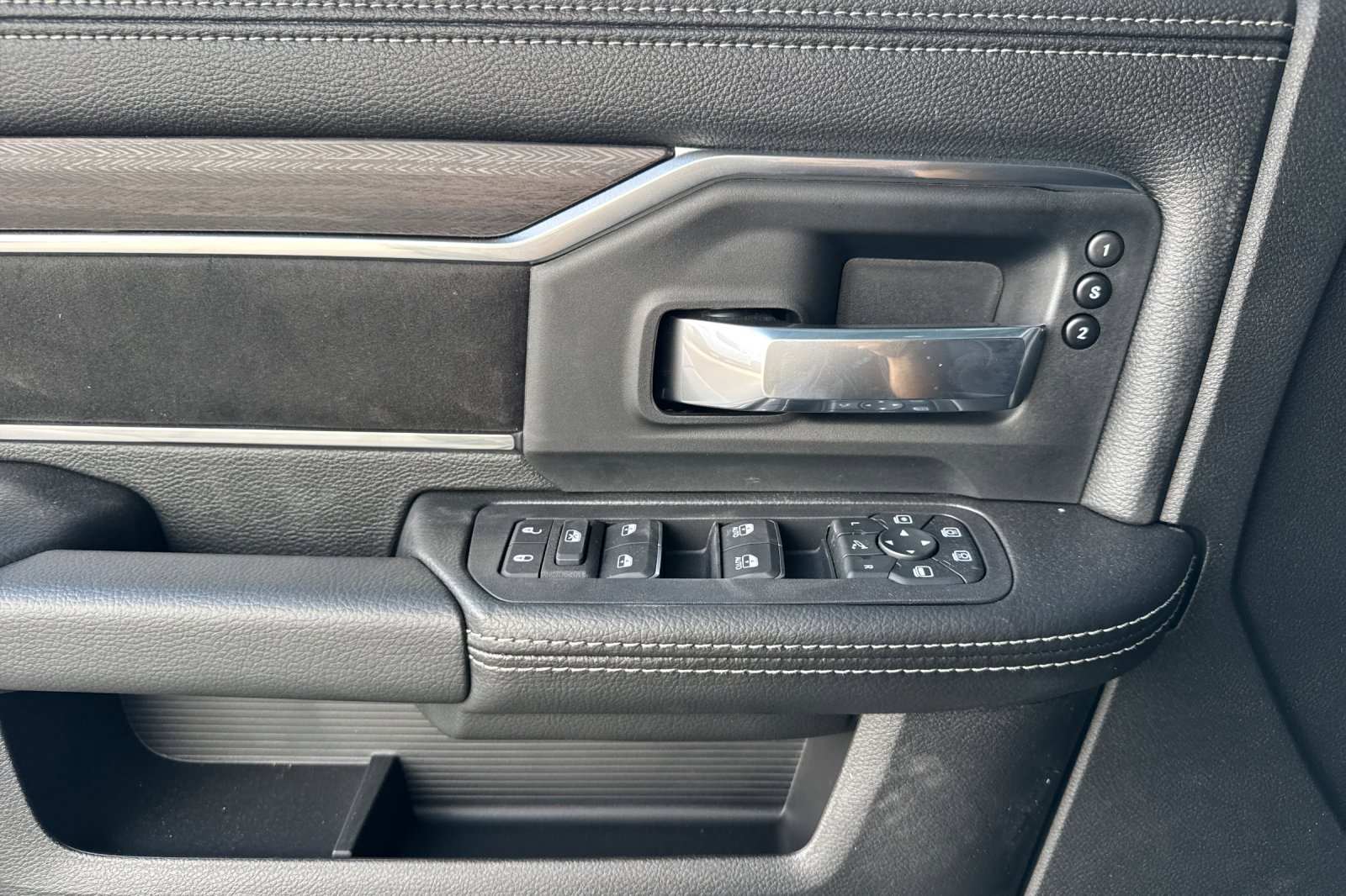 New 2026 RAM 2500 Laramie w/ Night Edition image 10