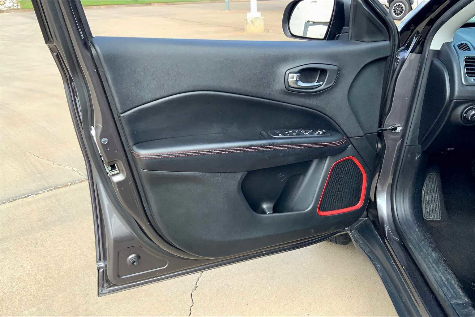 Used 2021 Jeep Compass Trailhawk image 24