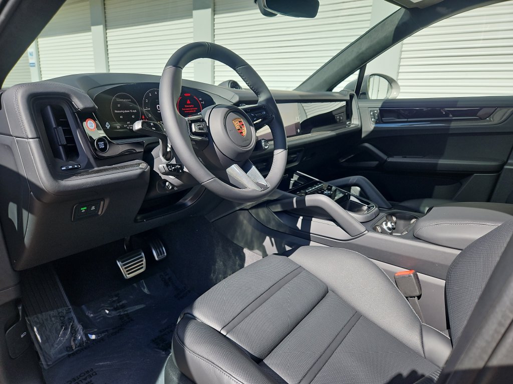 New 2026 Porsche Cayenne GTS AWD/4WD image 4