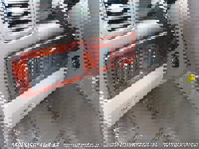 Used 2004 Lincoln LS image 19