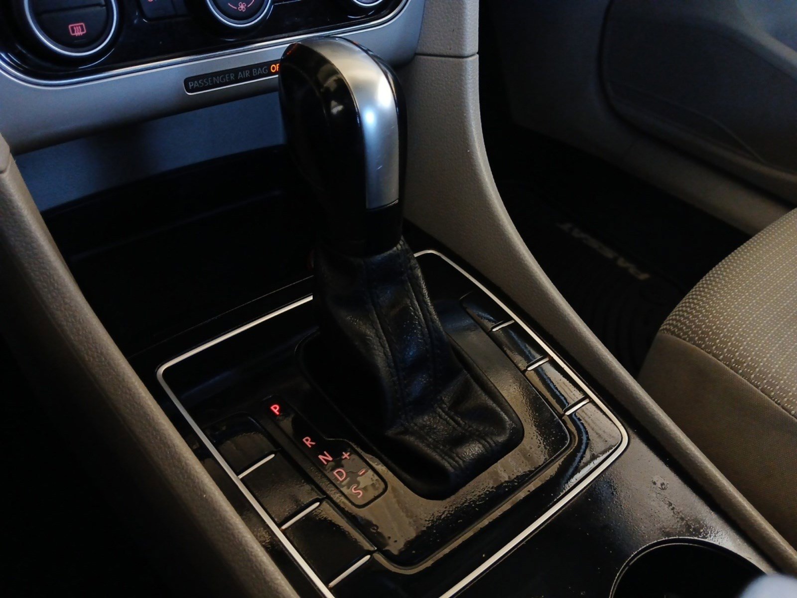 Used 2016 Volkswagen Passat 1.8T S w/ Lighting Package (P06) image 16