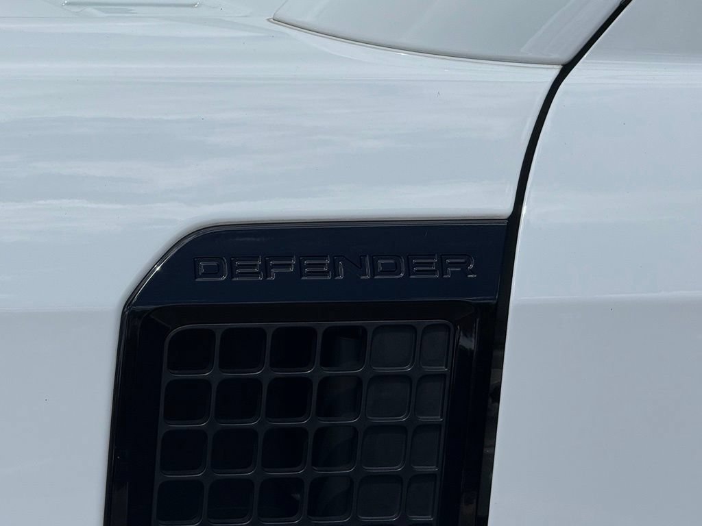 Certified 2022 Land Rover Defender 90 X-Dynamic SE AWD/4WD image 45