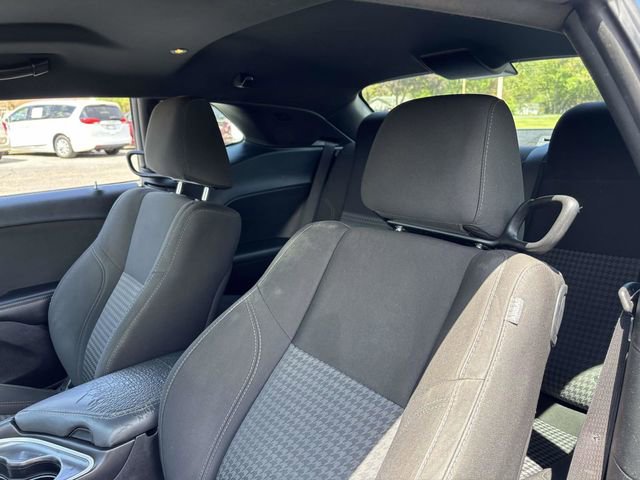 Used 2020 Dodge Challenger SXT RWD image 6