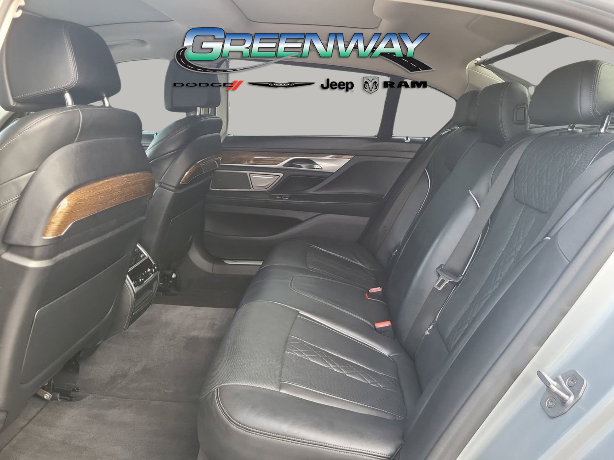 Used 2018 BMW 750i image 22