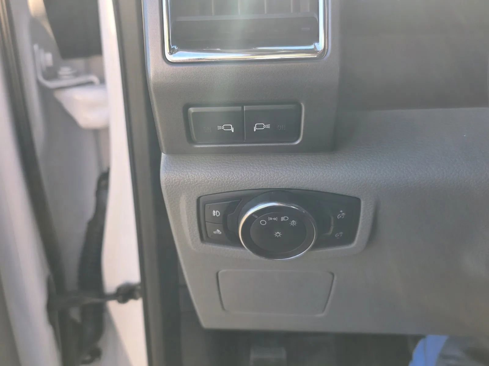 Used 2017 Ford F150 XLT w/ Trailer Tow Package AWD/4WD image 23