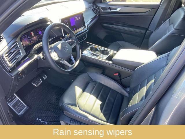 Used 2024 Volkswagen Atlas Cross Sport SEL R-Line image 27