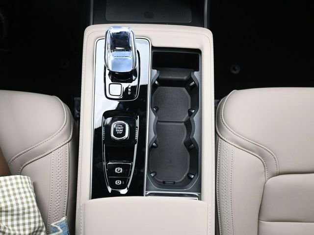 New 2026 Volvo XC90 B6 Plus w/ Protection Package Premier image 14