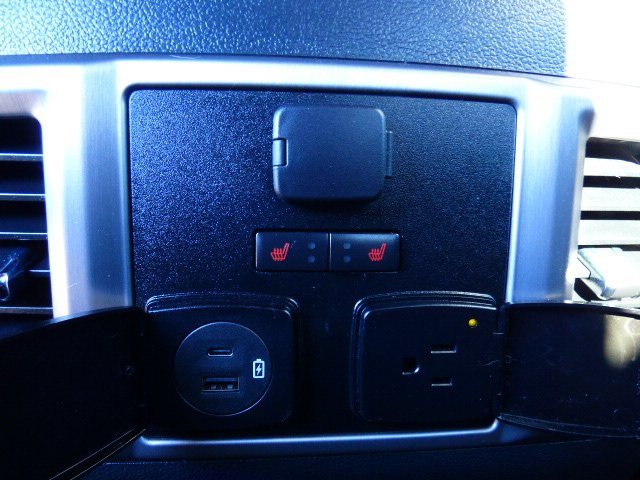 Used 2022 Ford F350 Platinum image 28