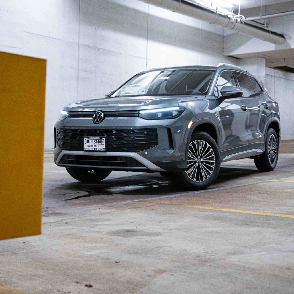 New 2026 Volkswagen Tiguan S FWD image 1