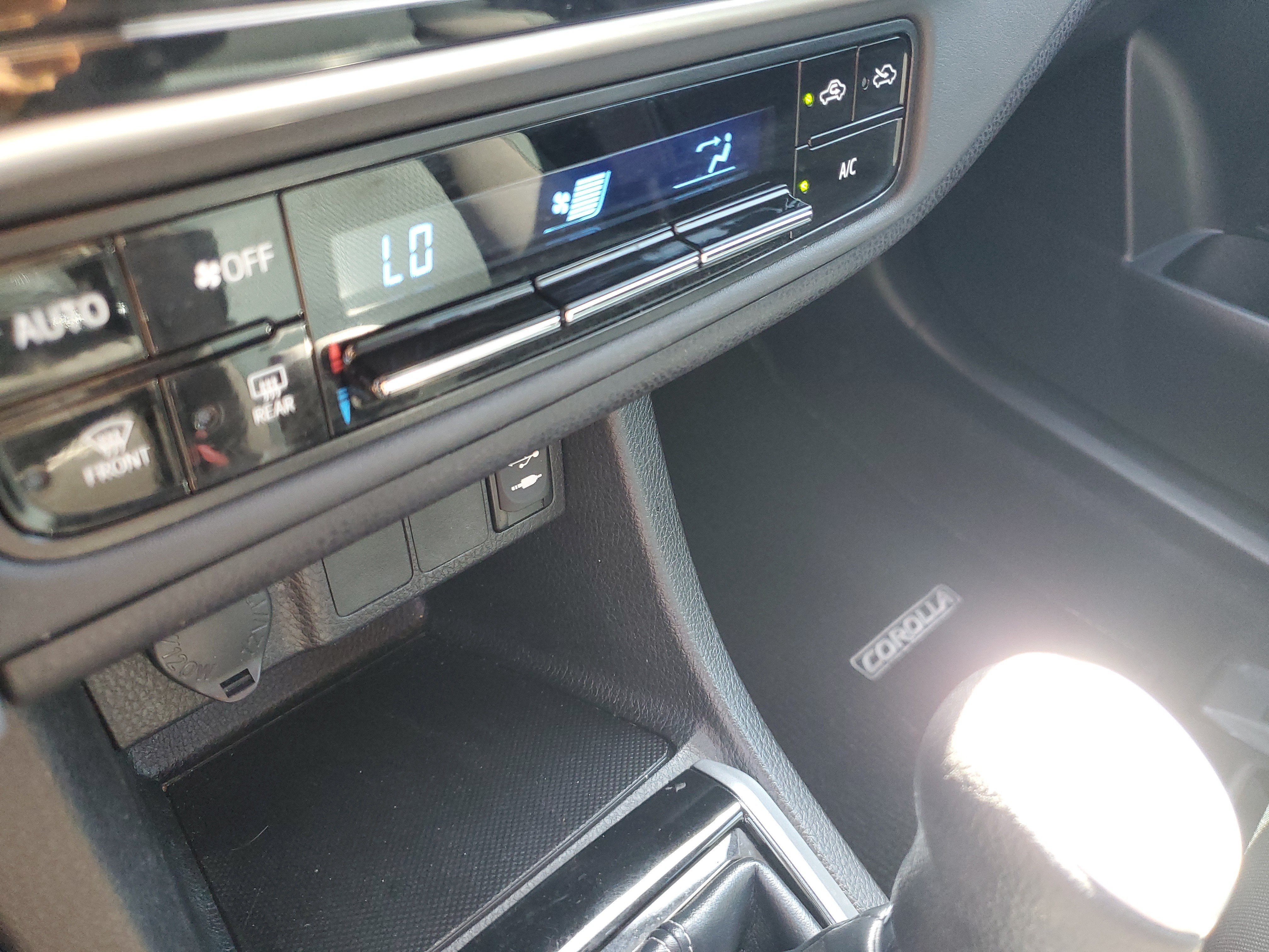 Used 2019 Toyota Corolla LE FWD image 22