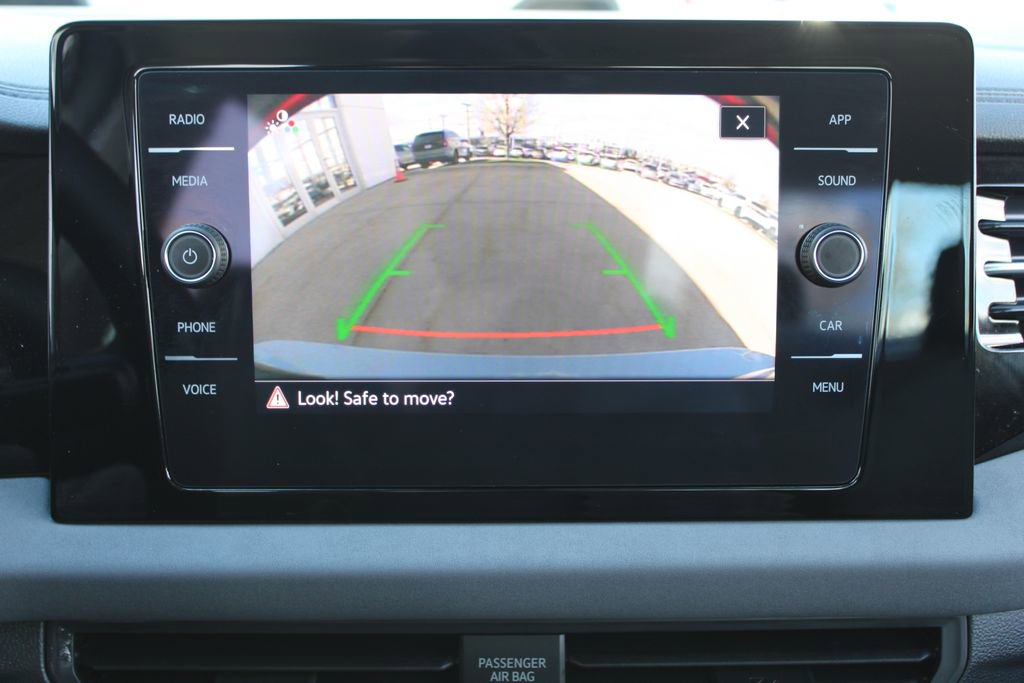 Used 2025 Volkswagen Jetta SE w/ Sunroof Package image 16