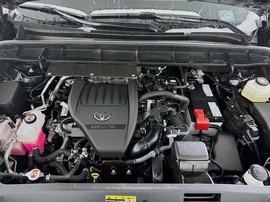 Certified 2024 Toyota Highlander XLE image 11