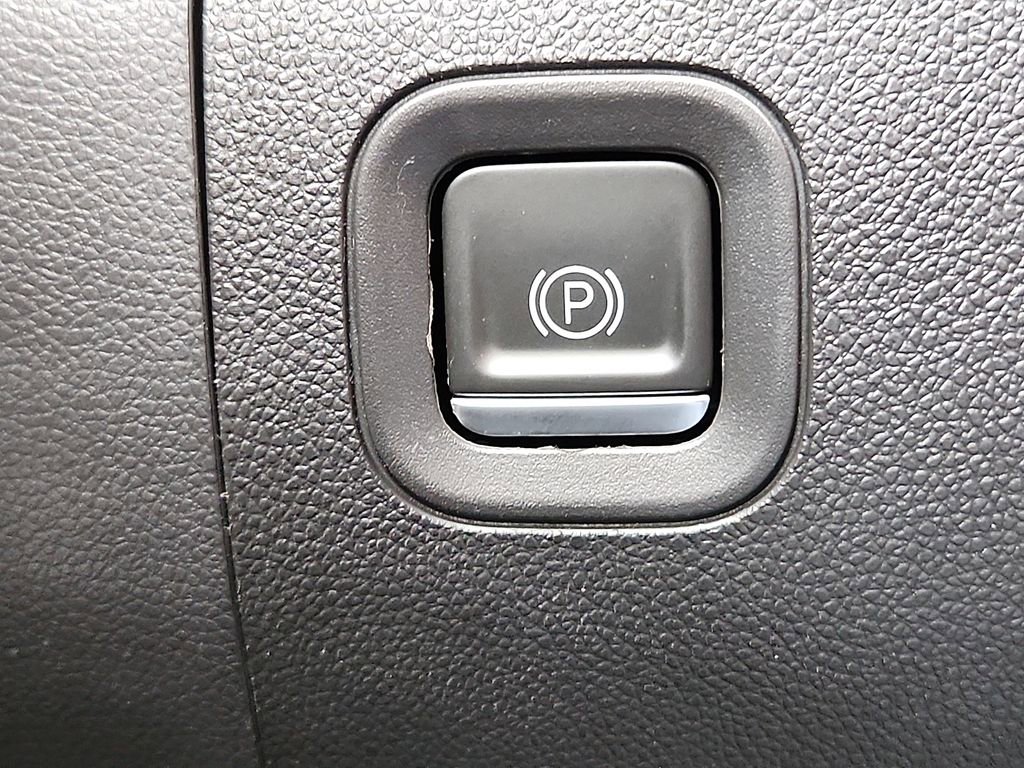 Used 2023 Chevrolet Silverado 1500 Custom AWD/4WD image 23