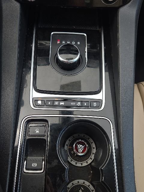 Used 2017 Jaguar F-PACE Premium AWD/4WD image 33