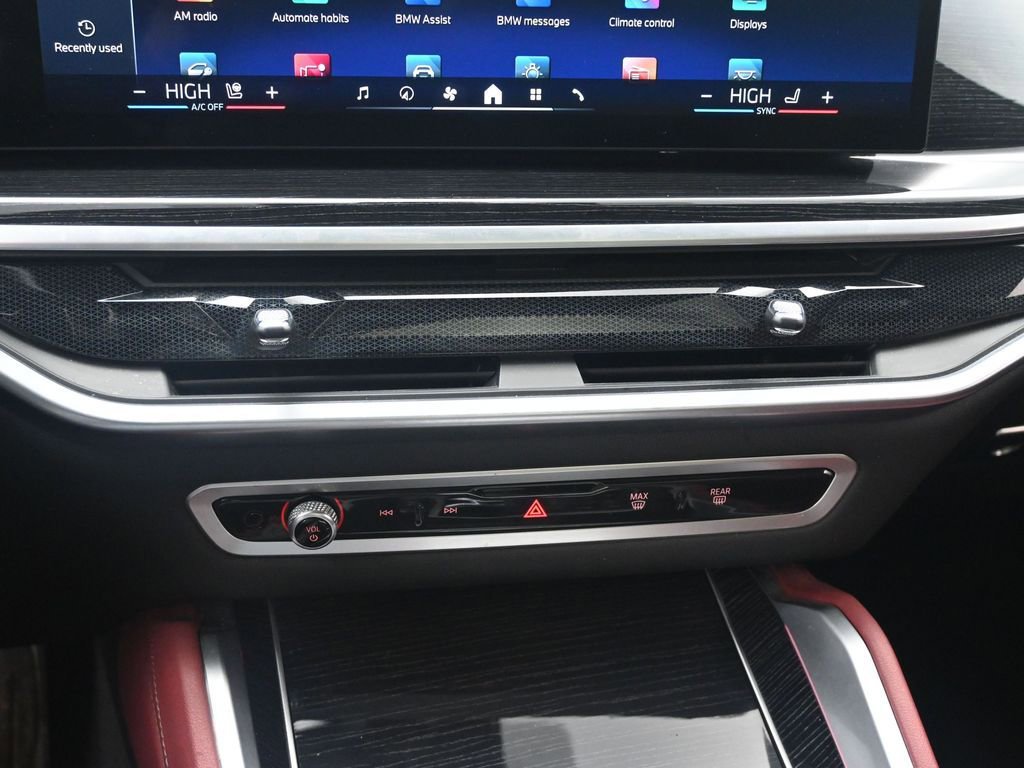 Used 2024 BMW X6 xDrive40i w/ Premium Package image 18