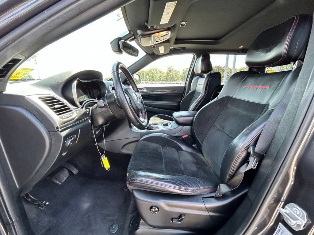 Used 2017 Jeep Grand Cherokee Trailhawk AWD/4WD image 12