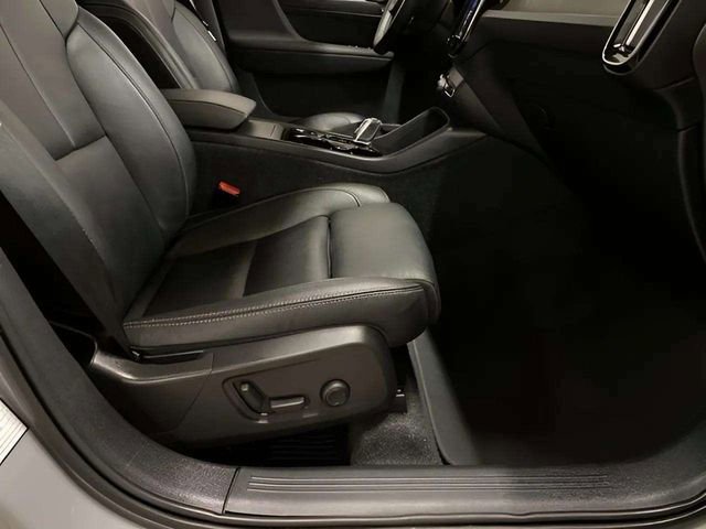 Used 2025 Volvo XC40 B5 Plus AWD/4WD image 80