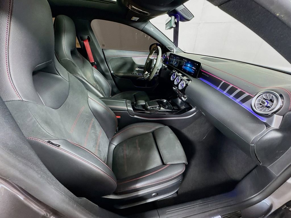 Used 2021 Mercedes-Benz CLA 35 AMG 4MATIC image 32