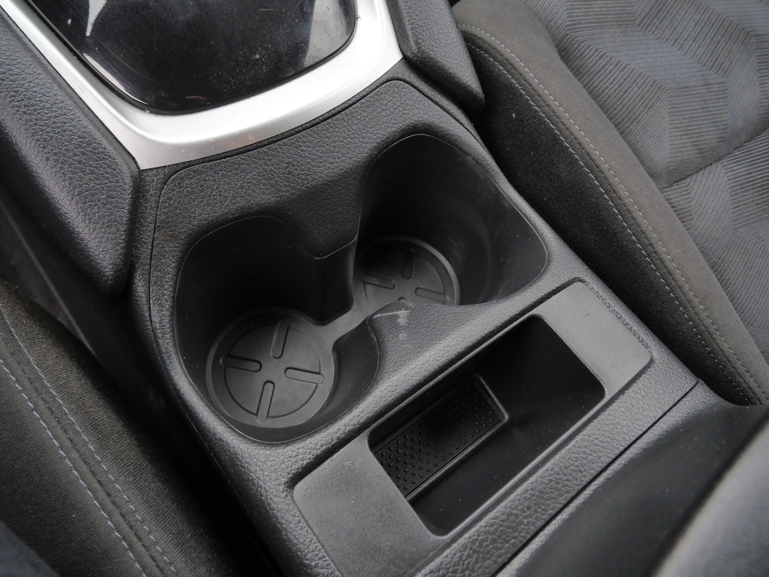 Used 2016 Nissan Rogue SV image 31