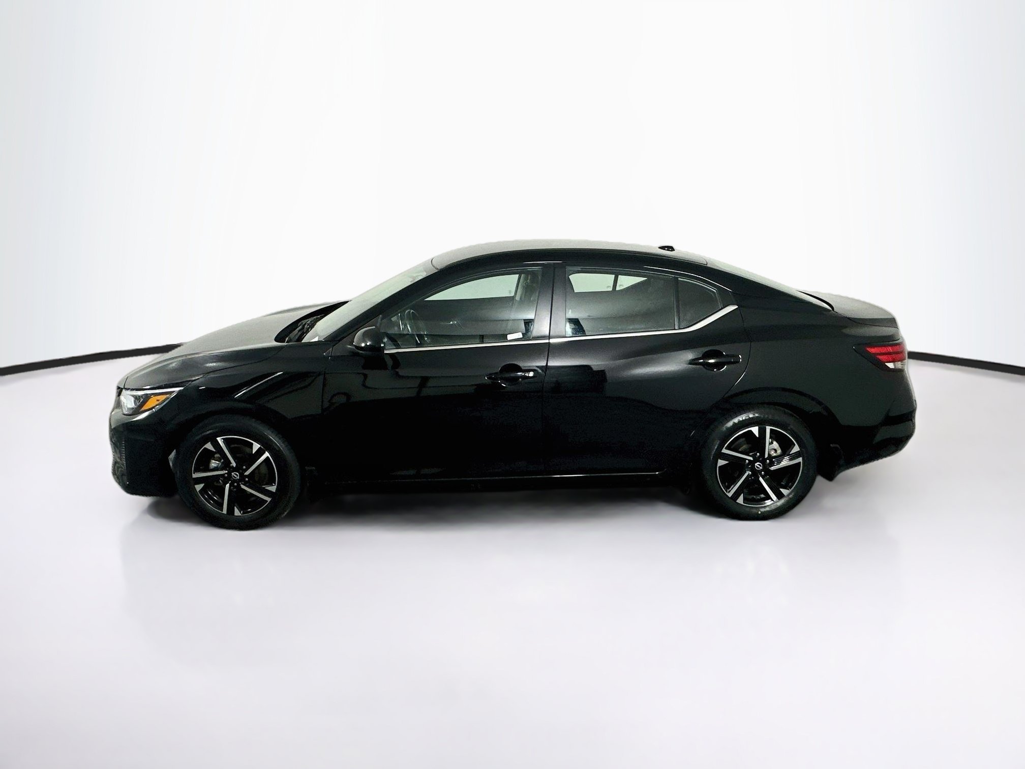 Used 2025 Nissan Sentra SV w/ All-Weather Package FWD image 4