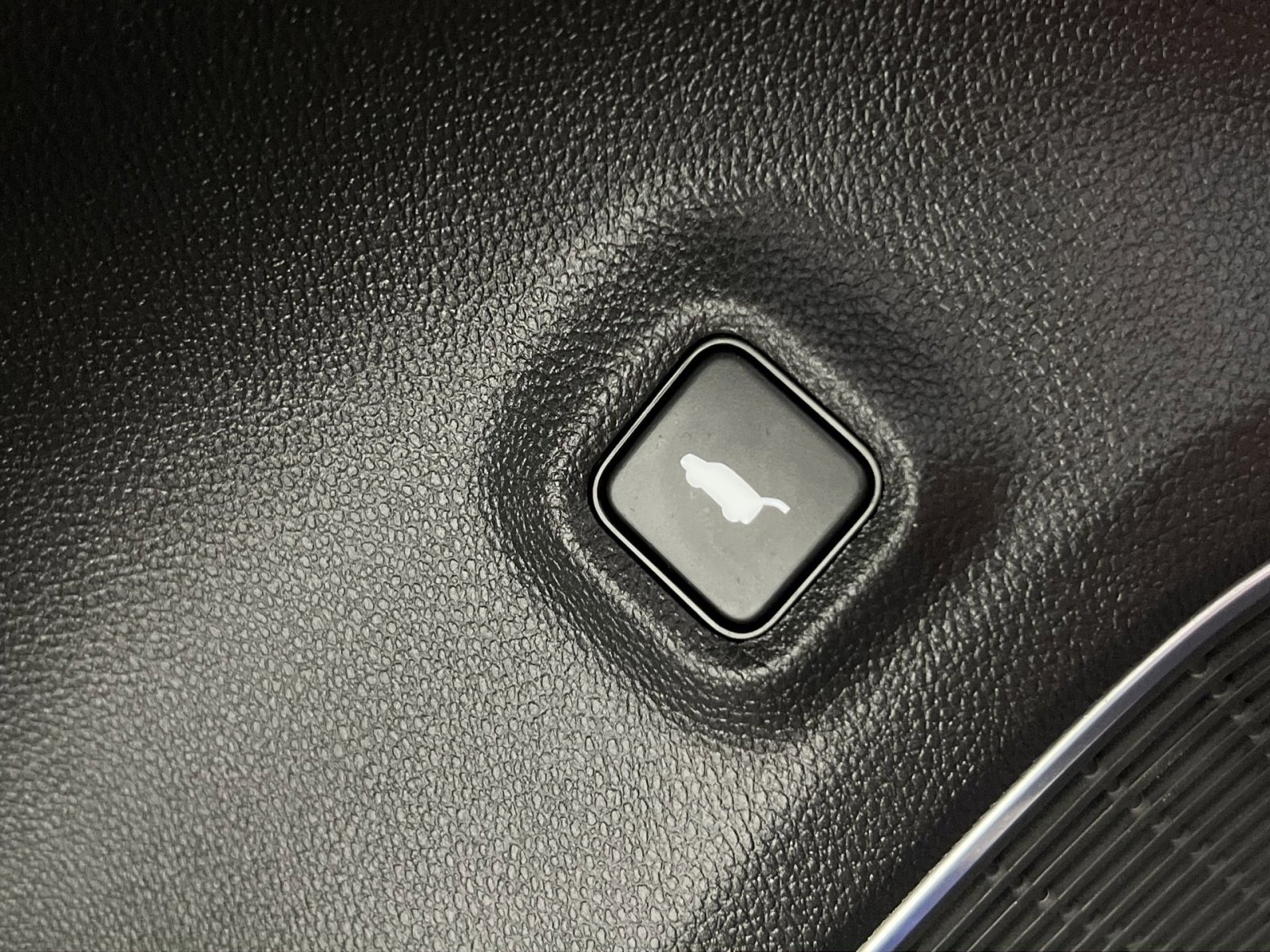 Used 2023 Acura MDX A-Spec image 32