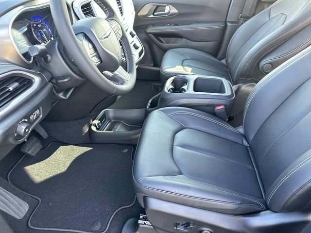 New 2026 Chrysler Pacifica Select image 20