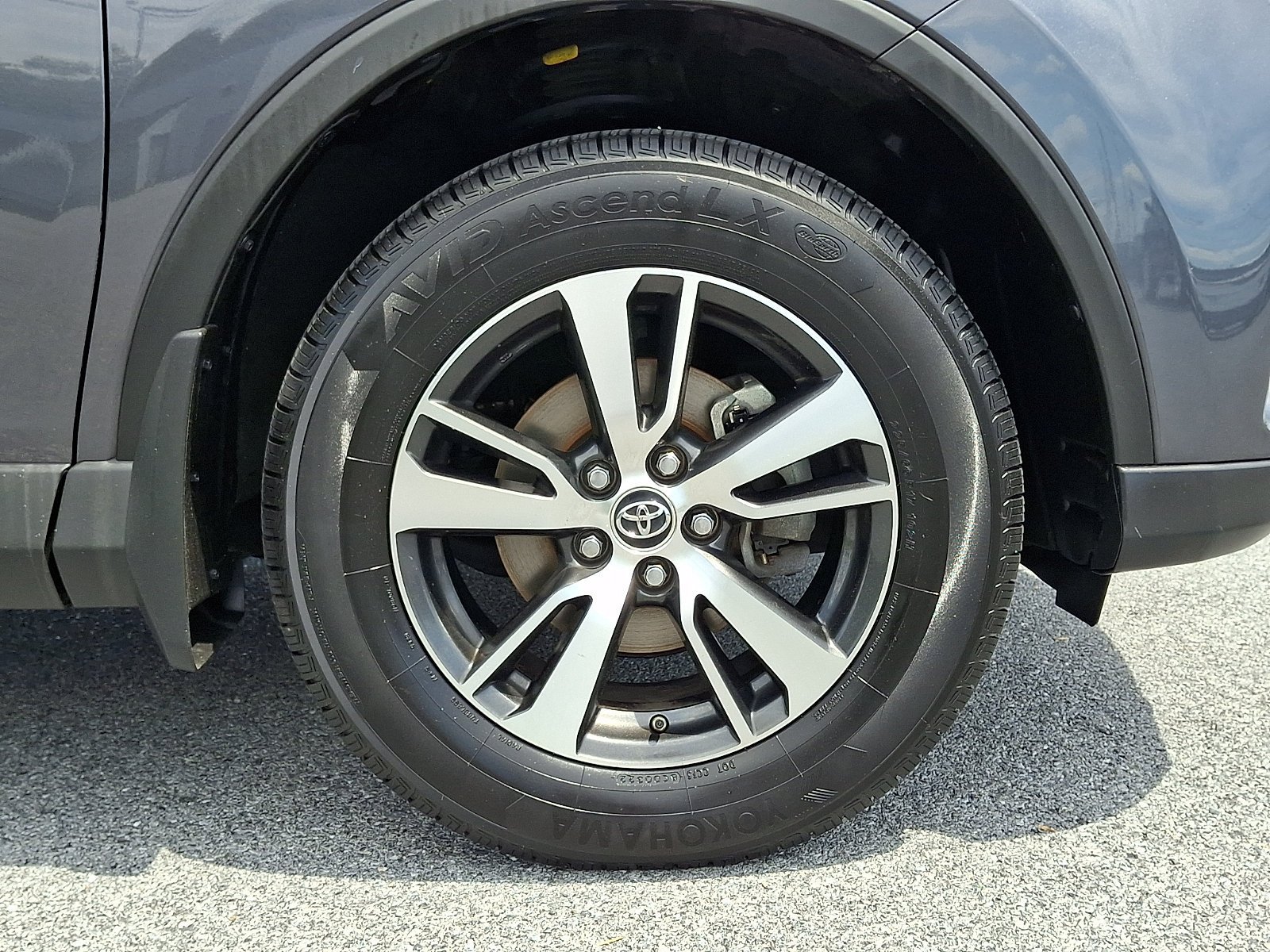 Used 2017 Toyota RAV4 XLE w/ All Weather Liner Package AWD/4WD image 9