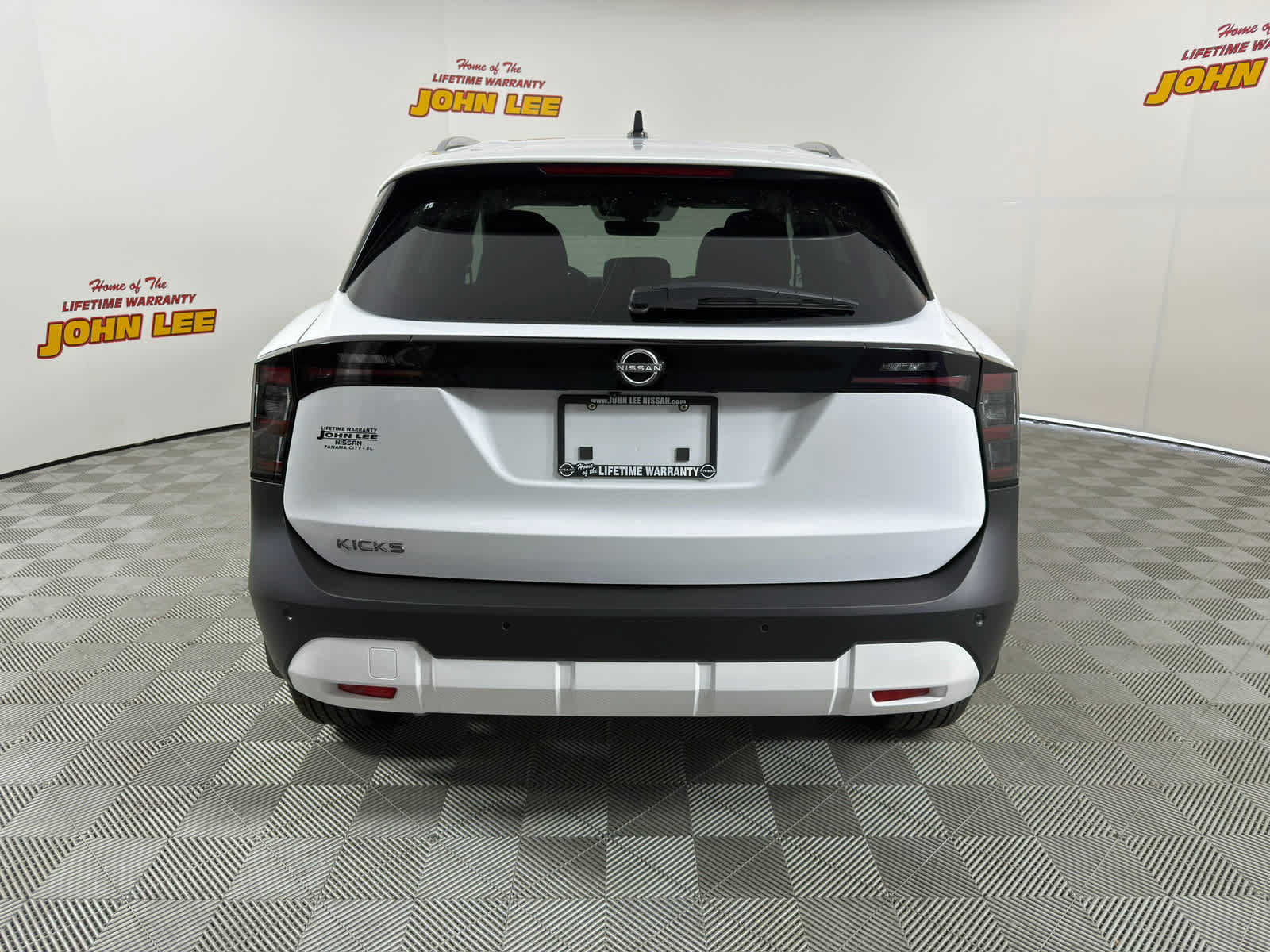 New 2026 Nissan Kicks SV w/ SV Premium Package FWD image 4