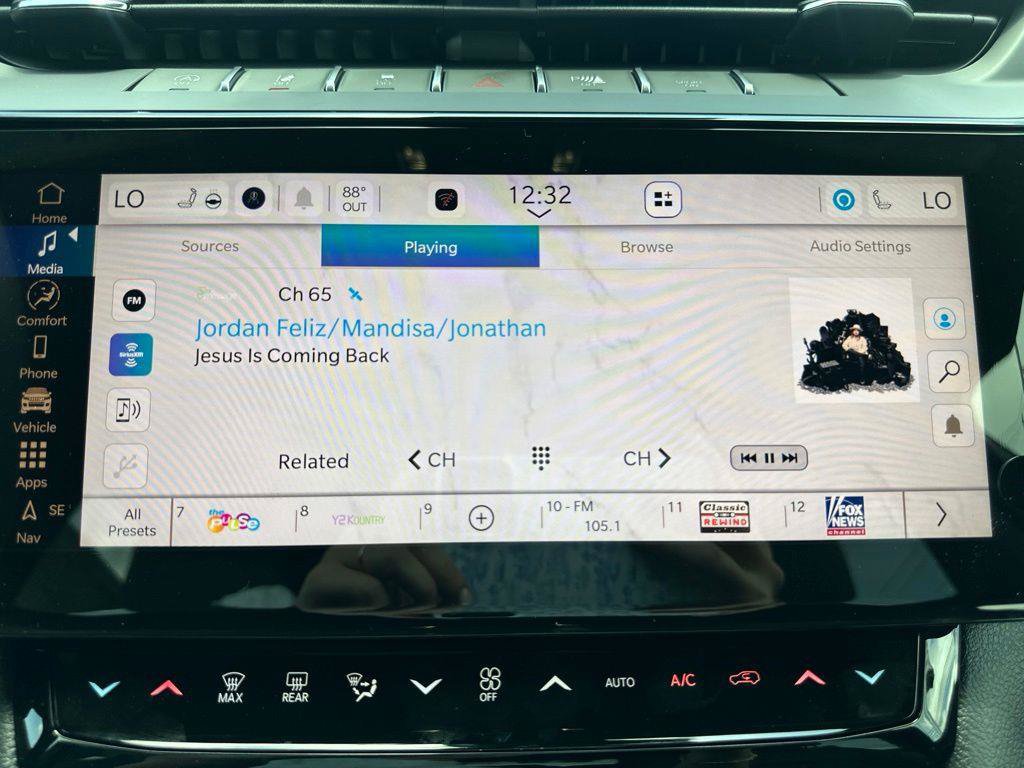 New 2026 Jeep Grand Cherokee Limited w/ Limited Altitude Package RWD image 34