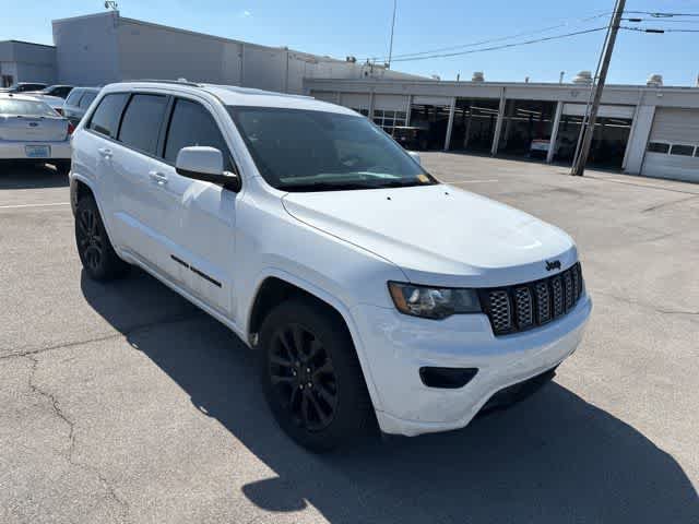 Used 2018 Jeep Grand Cherokee Altitude AWD/4WD image 22