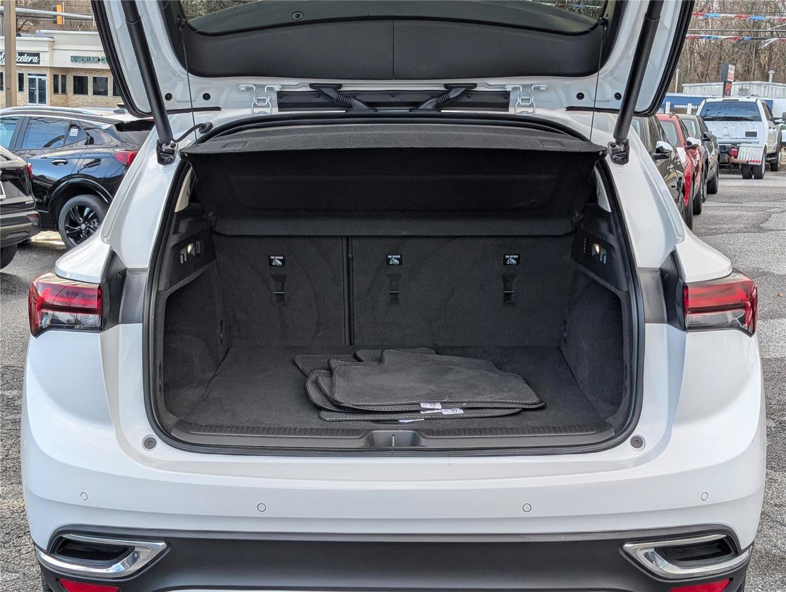 Used 2023 Buick Envision Preferred image 13