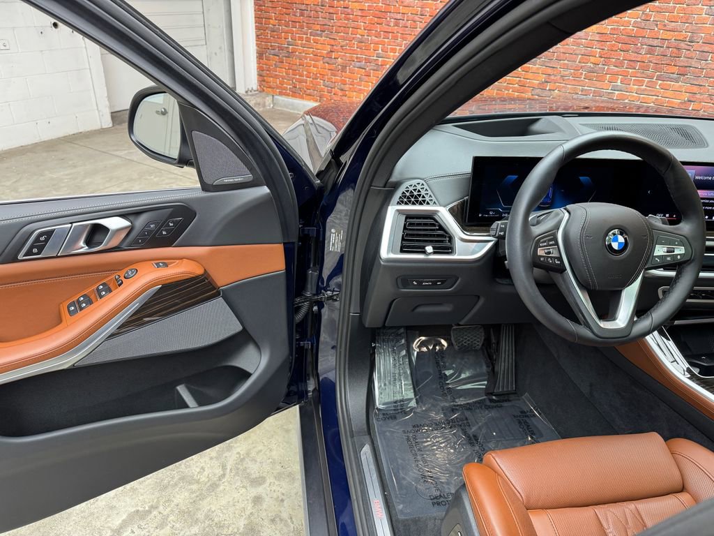 Certified 2025 BMW X5 xDrive40i w/ Executive Package AWD/4WD image 8