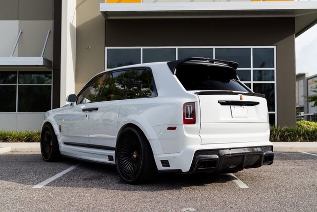 Used 2023 Rolls-Royce Cullinan w/ Cullinan Package image 4