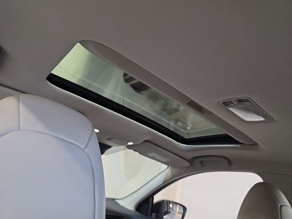 Used 2022 Nissan Rogue Sport SL w/ Premium Package image 16