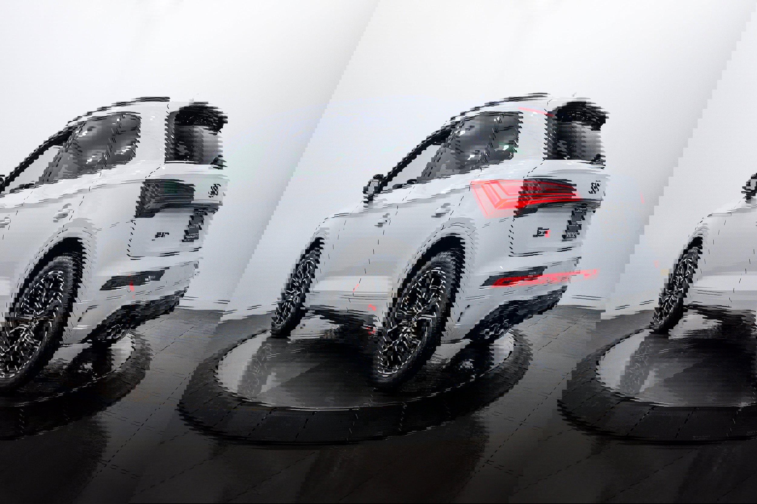 Certified 2024 Audi SQ5 Premium Plus w/ Premium Plus Package image 5