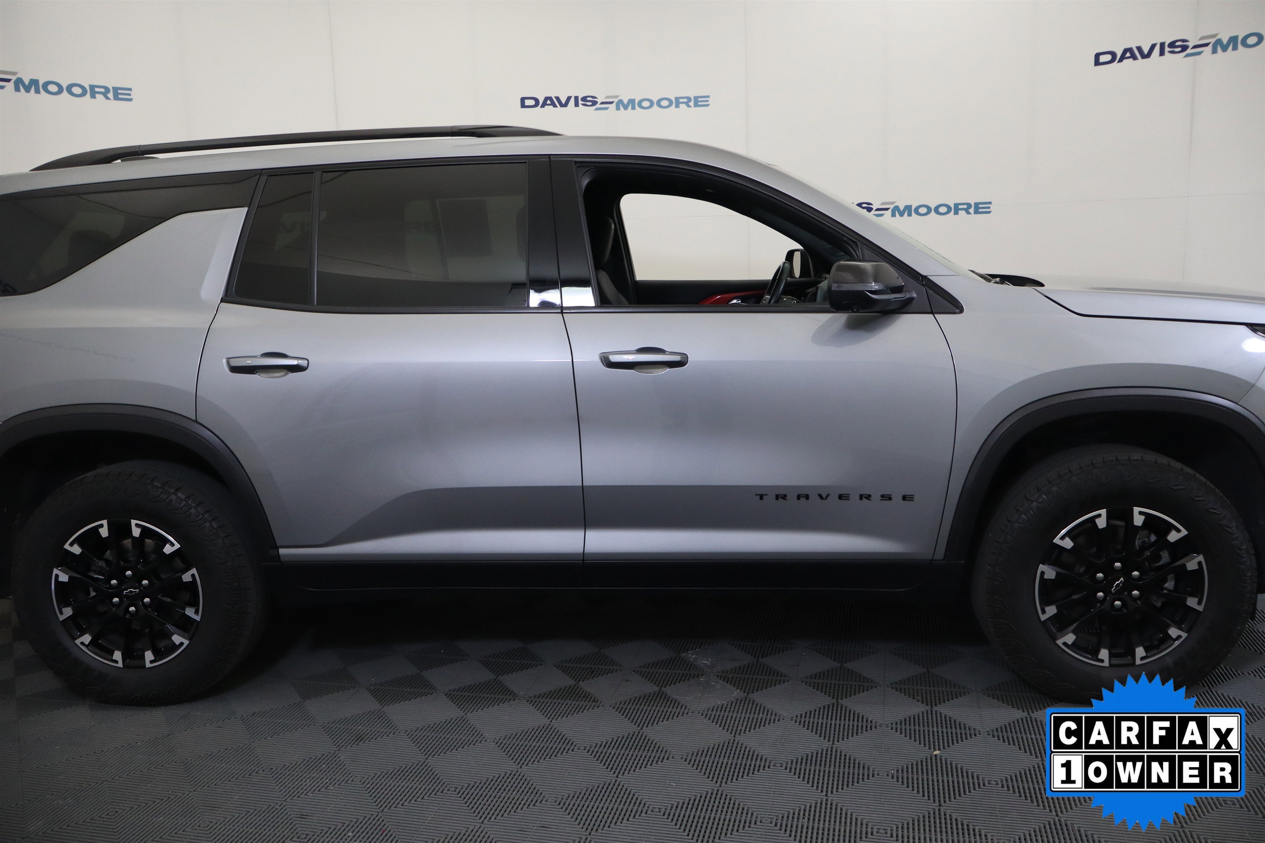 Used 2024 Chevrolet Traverse Z71 w/ Enhanced Driving Package AWD/4WD image 5