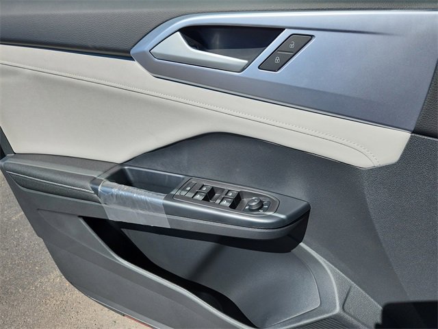 New 2025 Volkswagen Taos SE image 6