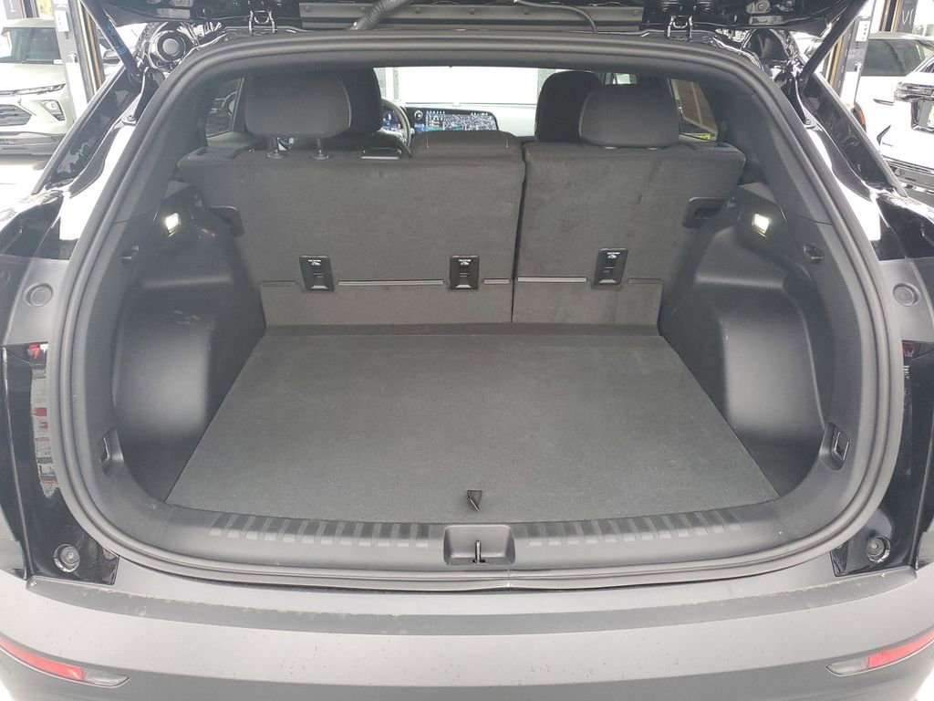 Used 2026 Chevrolet Blazer EV LT w/ Midnight/Sport Edition image 8