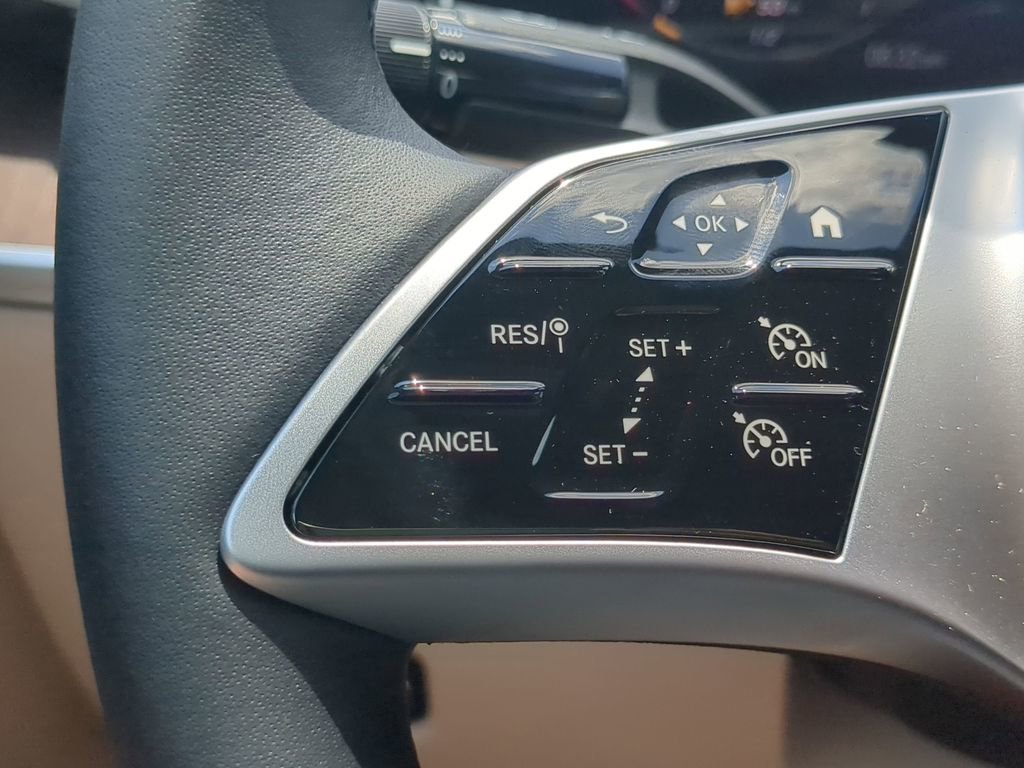 New 2025 Mercedes-Benz C 300 Sedan image 12