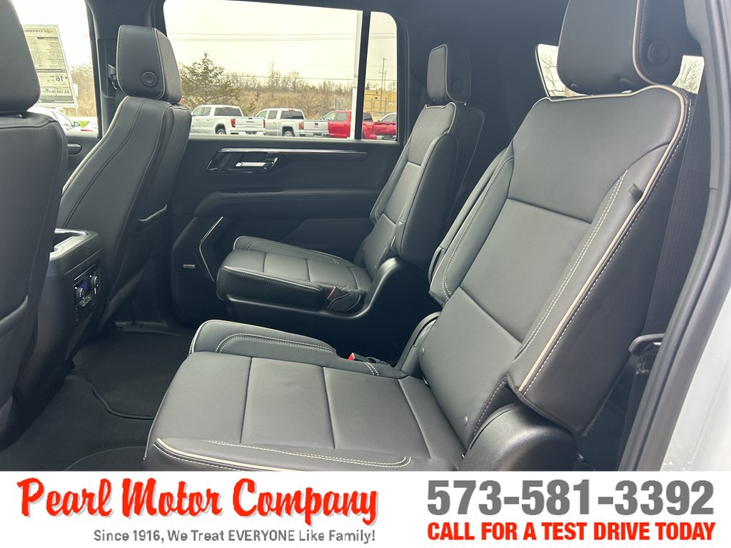 New 2026 Chevrolet Suburban Premier w/ Sun And Tow Package AWD/4WD image 22
