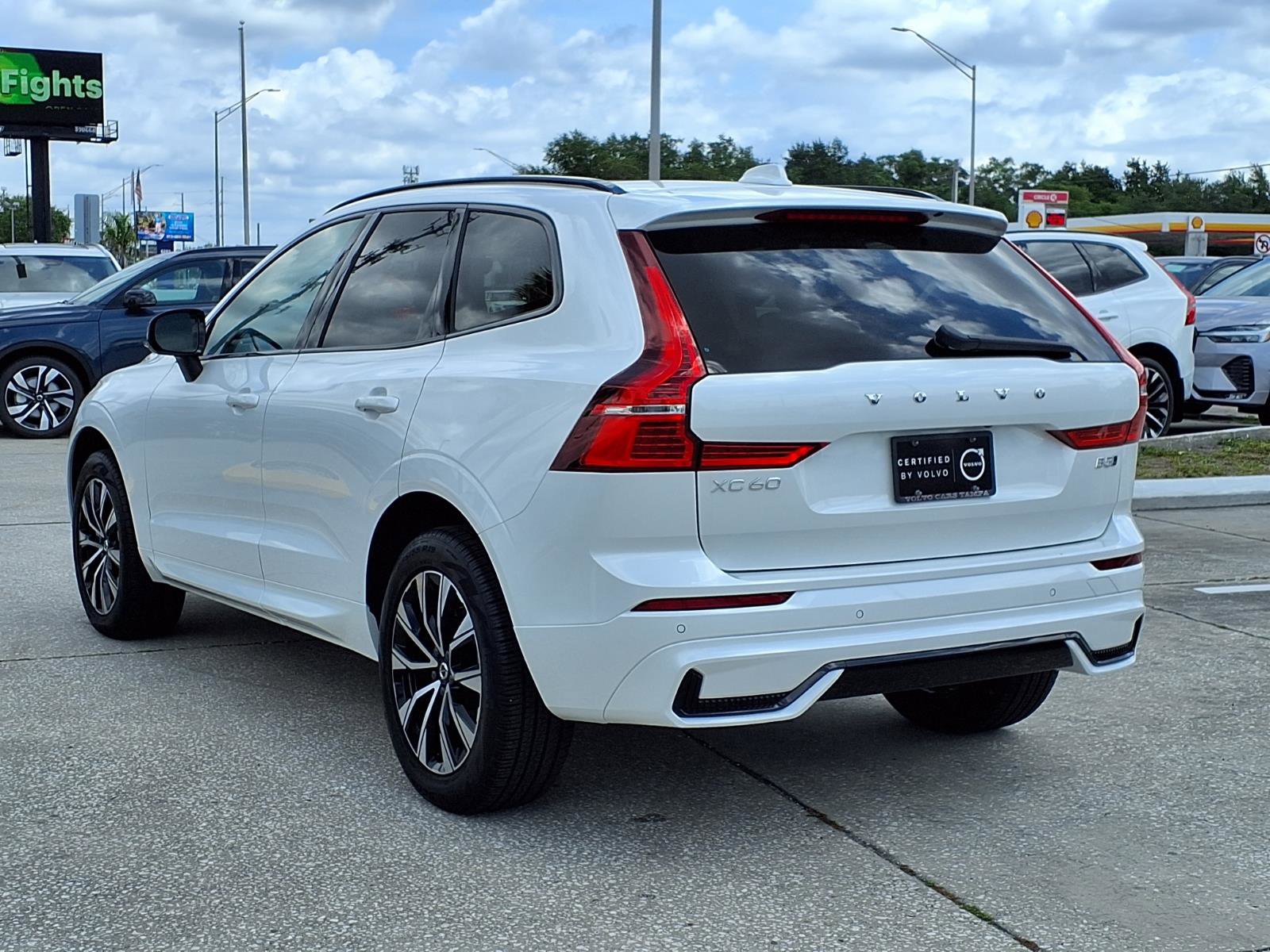 Certified 2025 Volvo XC60 B5 Core w/ Protection Package AWD/4WD image 5