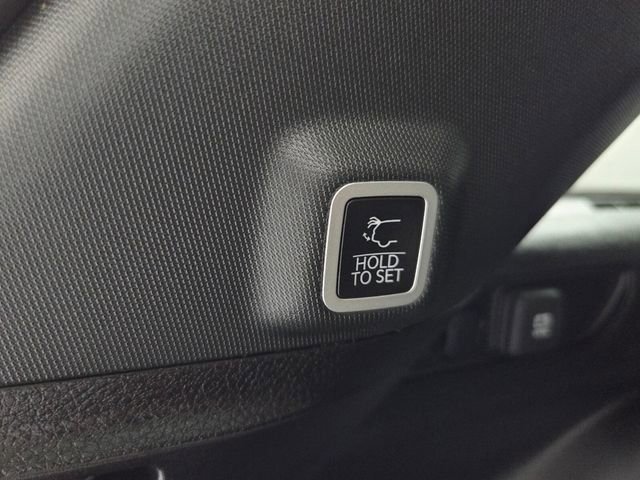 Used 2023 Jeep Grand Cherokee Altitude AWD/4WD image 12