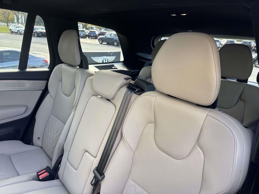 New 2026 Volvo XC90 B5 Core w/ Protection Package Premier image 26