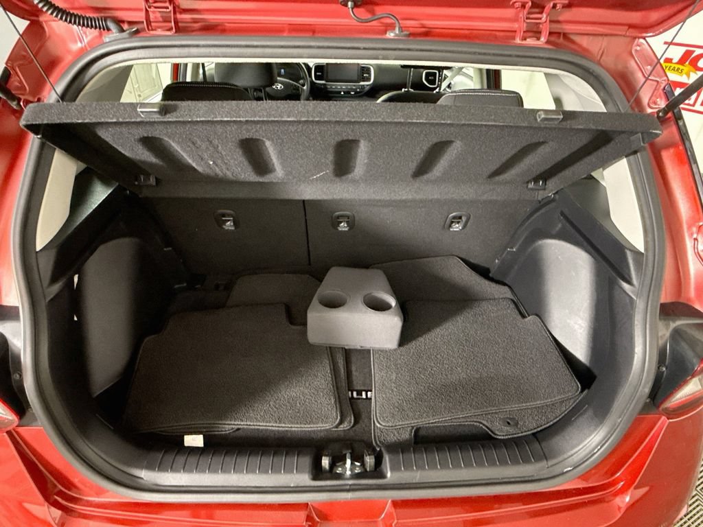 Certified 2024 Hyundai Venue SEL FWD image 29