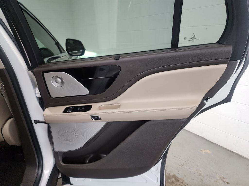 Used 2021 Lincoln Aviator Reserve w/ Equipment Group 202A AWD/4WD image 30
