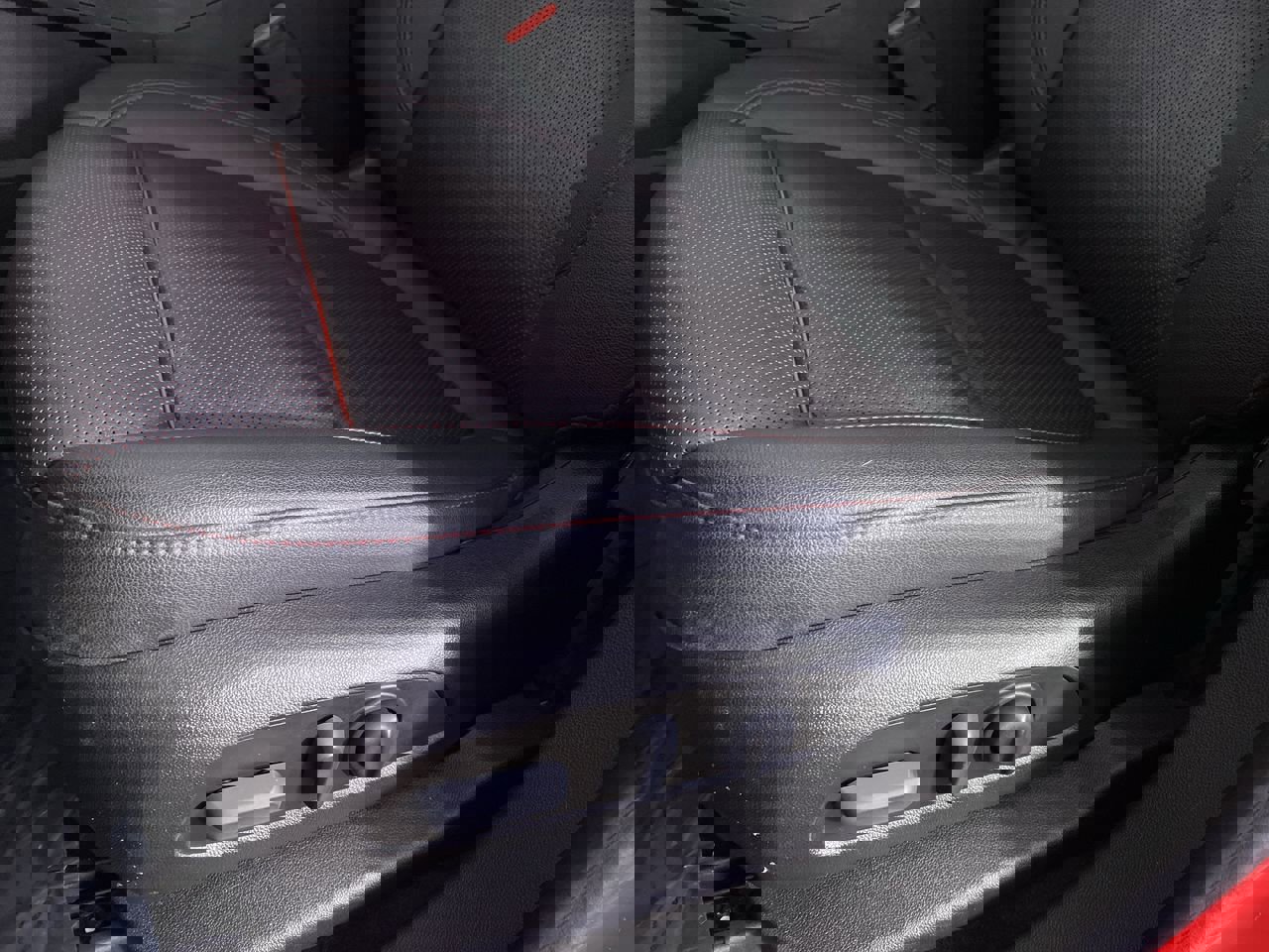 Certified 2022 Chevrolet Blazer RS w/ Enhanced Convenience Package image 9