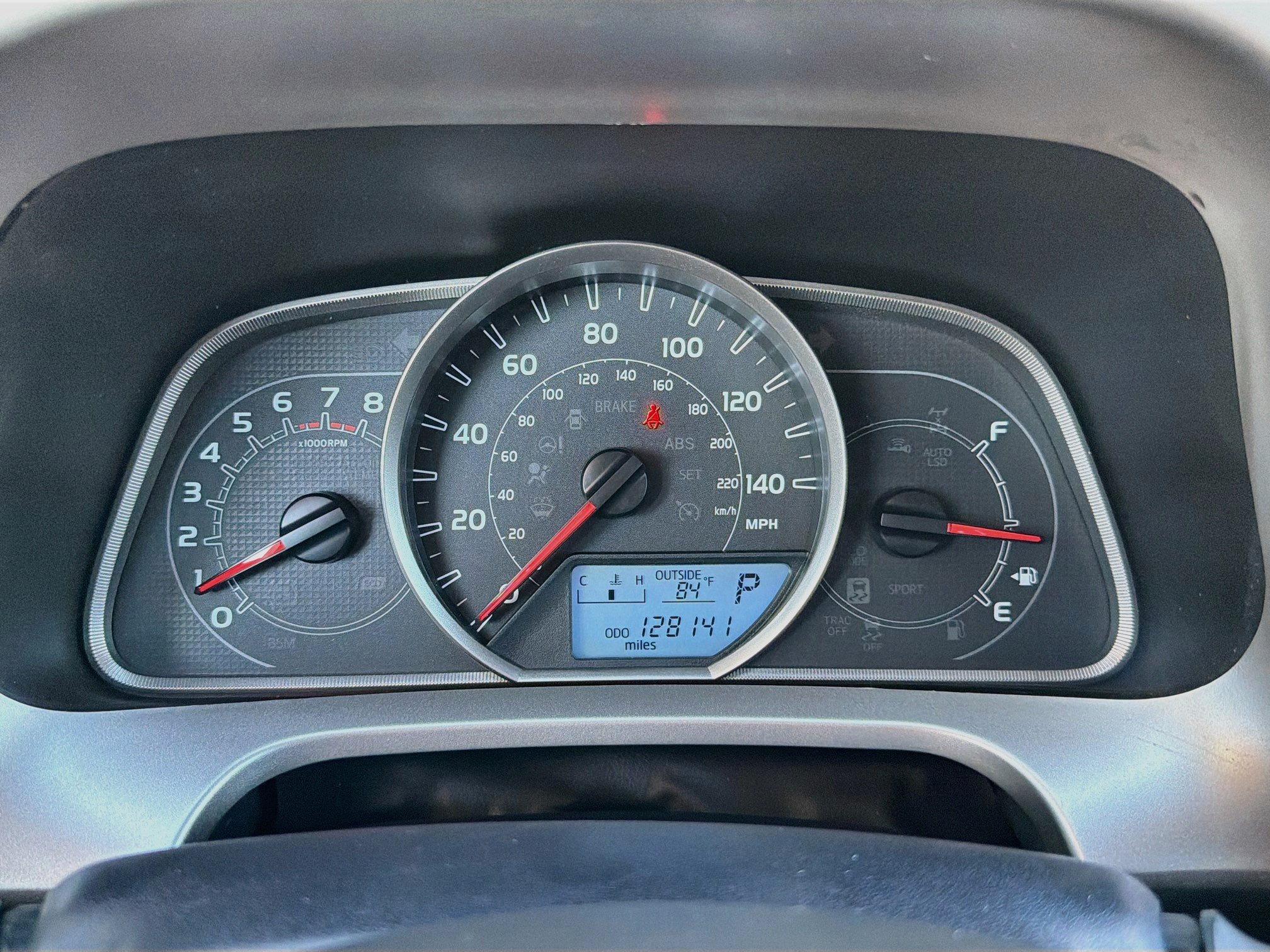 Used 2015 Toyota RAV4 LE AWD/4WD image 18